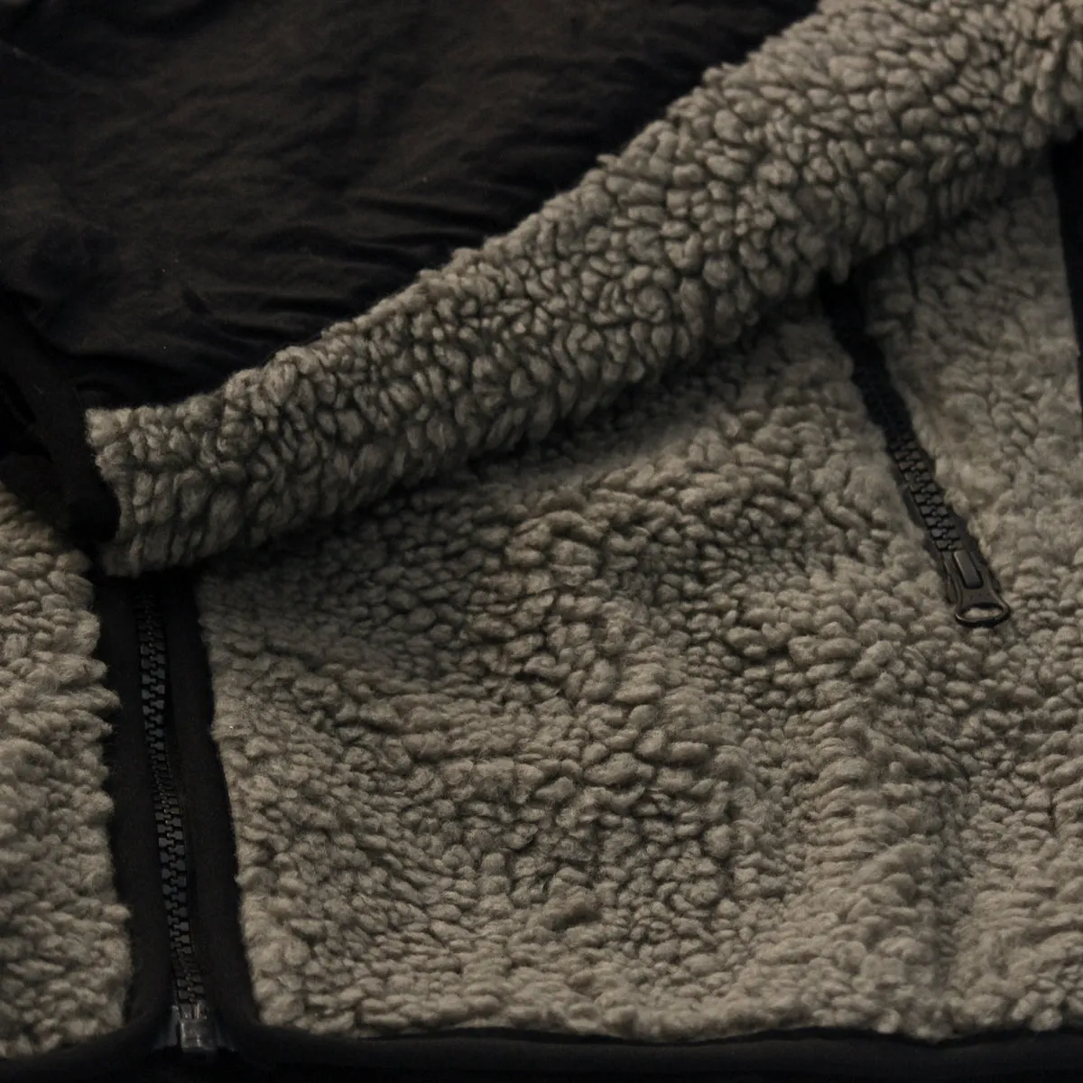 STÜSSY Sherpa Paneled Hooded Jacket
