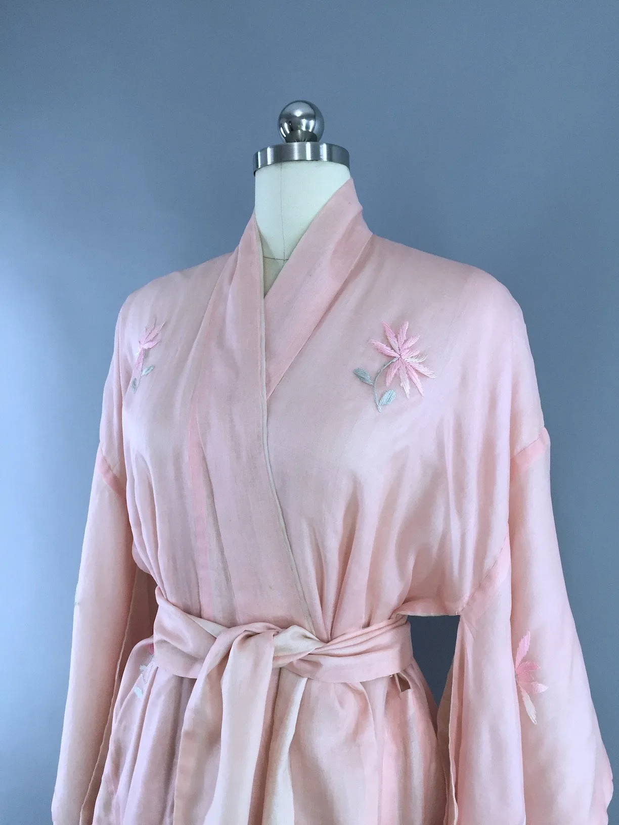 Vintage 1910s - 1920s Vintage Silk Kimono Robe / Pink Embroidered Cranes Birds